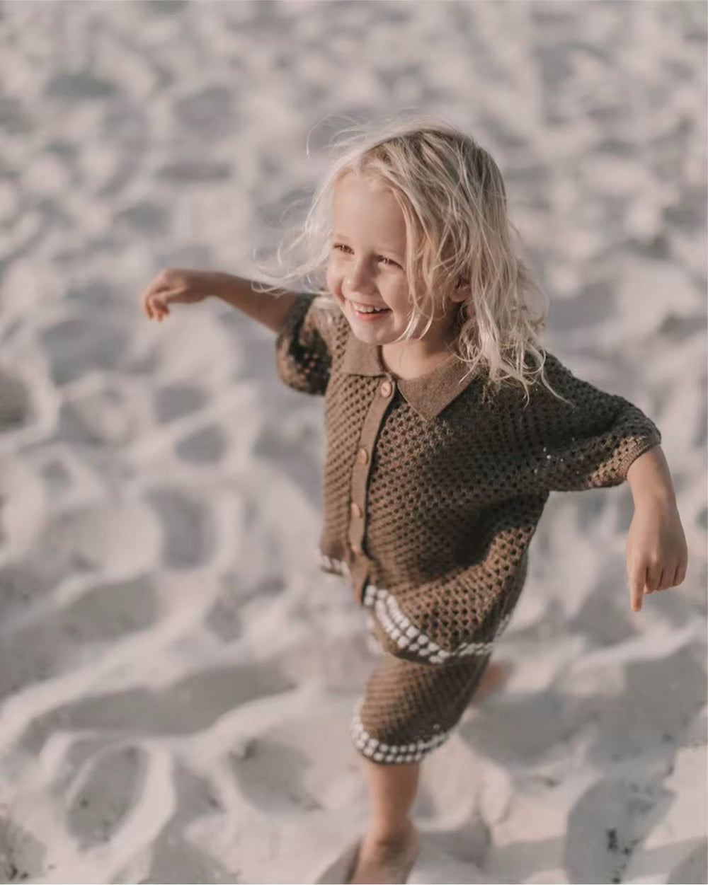 Gebreid Babysetje Katoen 0–3 Jaar – Unisex Zomeroutfit in Bruin | Ademend & Comfortabel