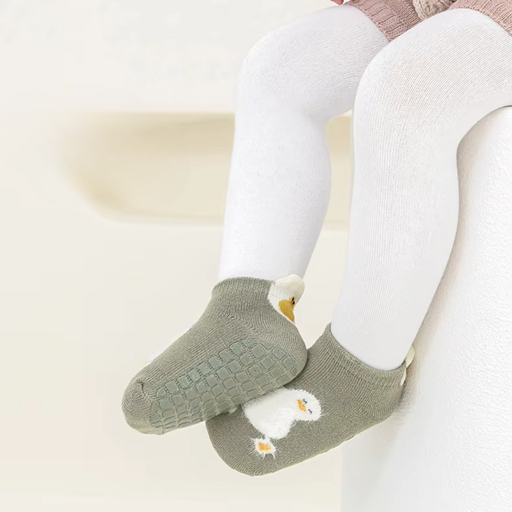 SnugSteps Baby & Peuter Anti-Slip Sokjes – Warme Cartoon Sokken voor Veilig Lopen en Spelen