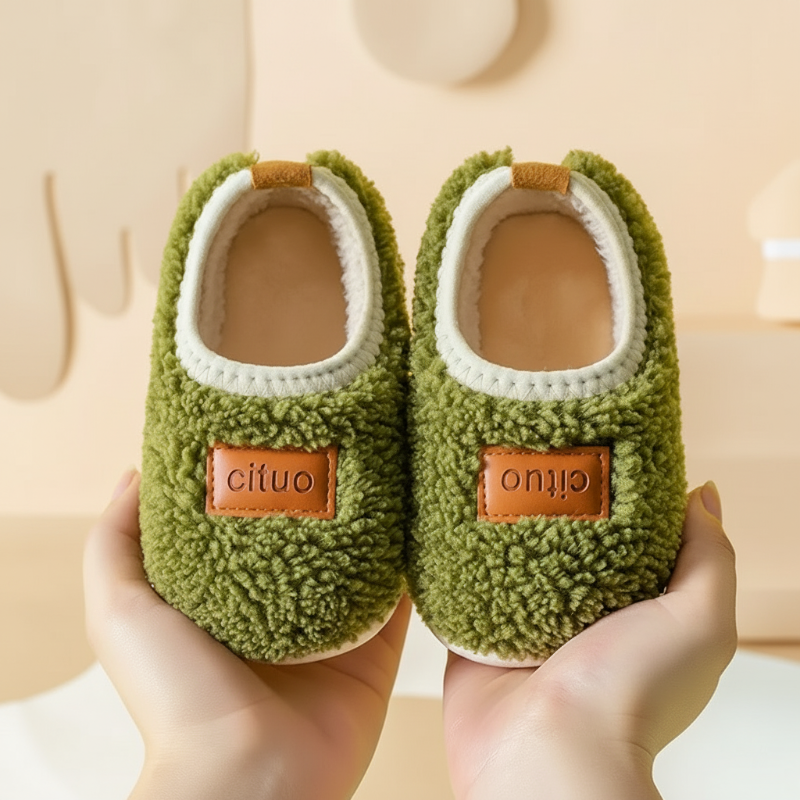 SnugSteps CozyPaws Kinderpantoffels – Warme Antislip Sloffen voor Veilig Binnenlopen