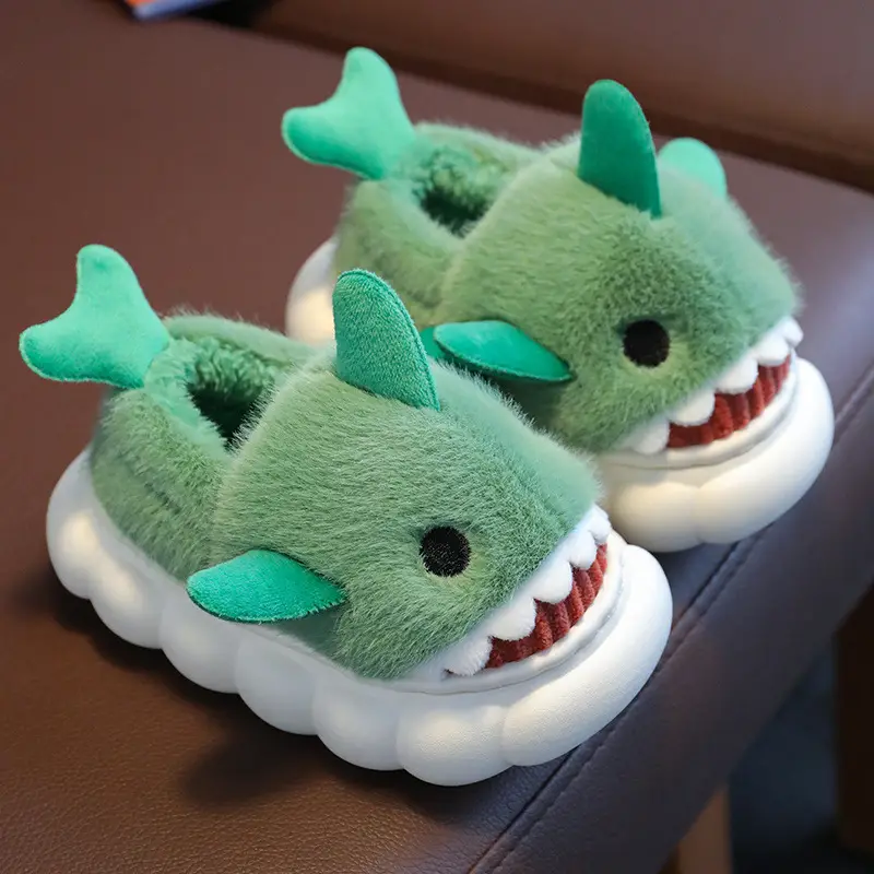 SharkFun Kinder Sloffen – Superzacht Pluche, Antislip & Vrolijk Haaienontwerp voor Kinderen