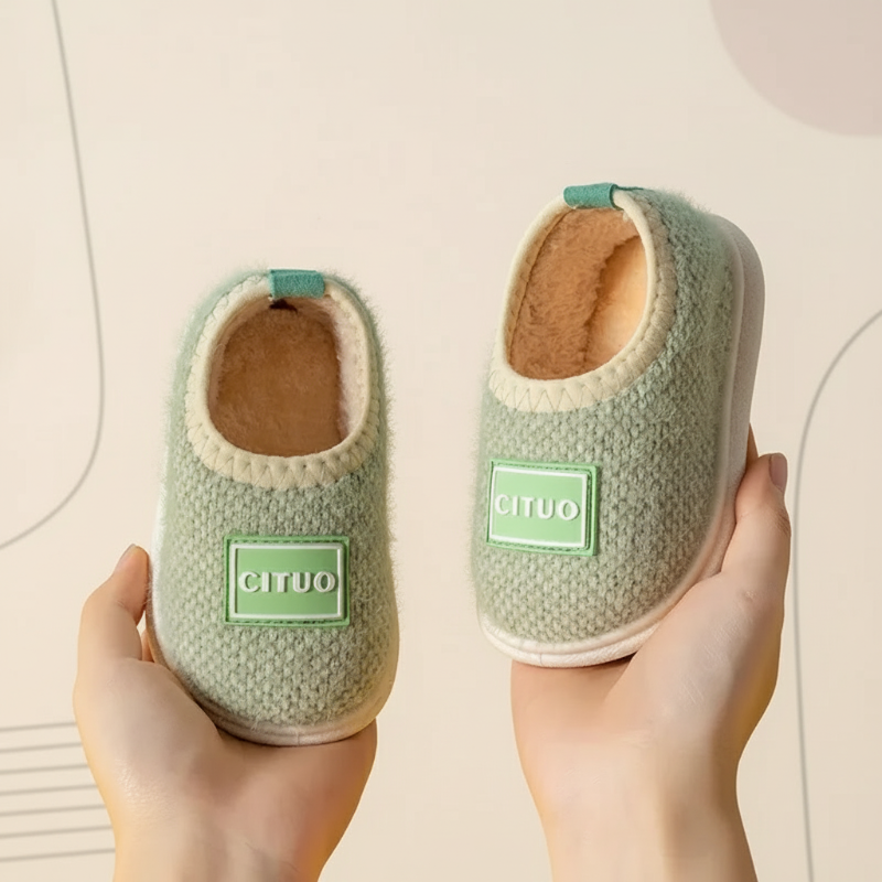 SnugSteps CozyPaws Kinderpantoffels – Warme Antislip Sloffen voor Veilig Binnenlopen