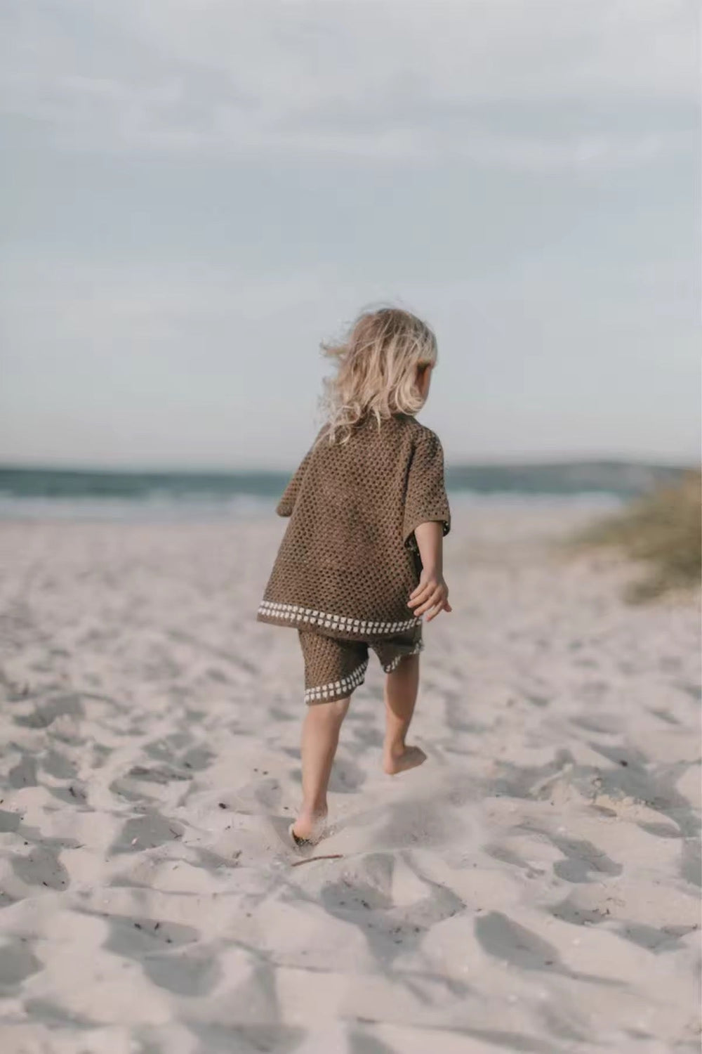 Gebreid Babysetje Katoen 0–3 Jaar – Unisex Zomeroutfit in Bruin | Ademend & Comfortabel