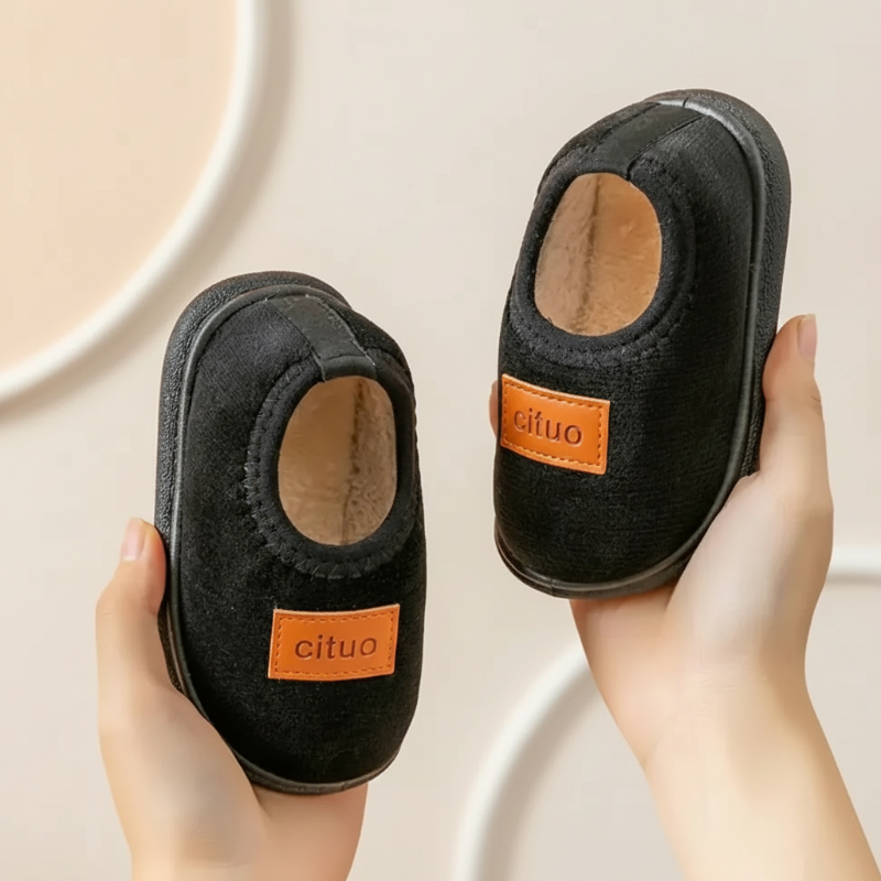 SnugSteps CozyPaws Kinderpantoffels – Warme Antislip Sloffen voor Veilig Binnenlopen