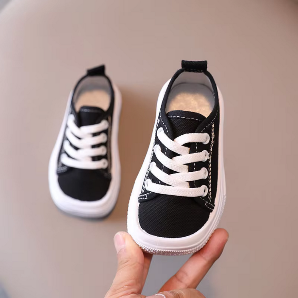 Kindersneakers Canvas – Lichtgewicht, Ademend & Brede Neus voor Comfortabele Eerste Stappen