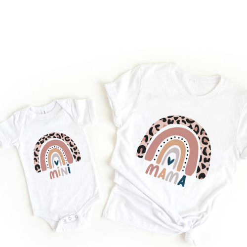 Mama & Dochter Matching Set – Shirt & Romper Outfit | Regenboog Print