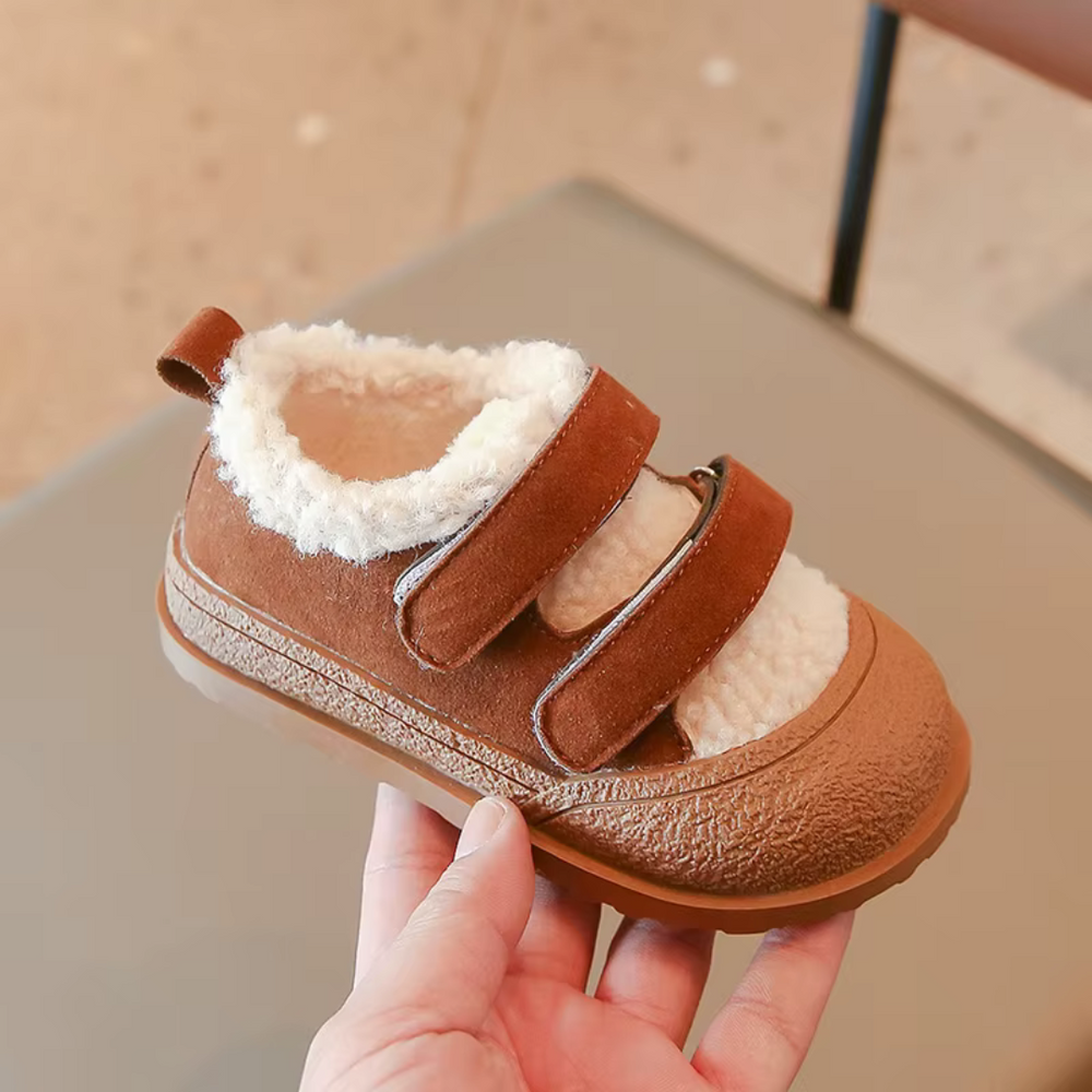WarmFleece Kinder Sneakers – Warme Fleece Voering, Klittenbandsluiting & Stevige Grip voor Winterse Avonturen