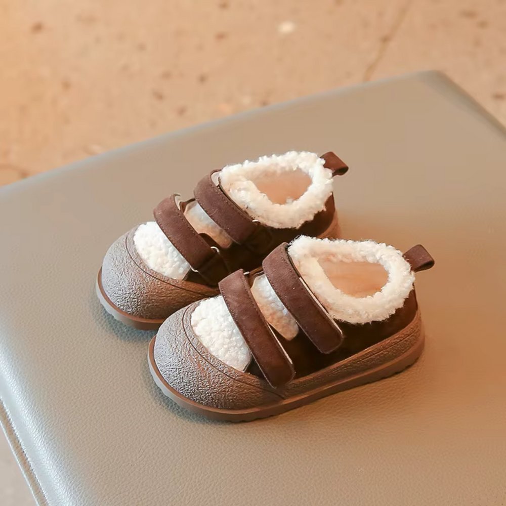 WarmFleece Kinder Sneakers – Warme Fleece Voering, Klittenbandsluiting & Stevige Grip voor Winterse Avonturen