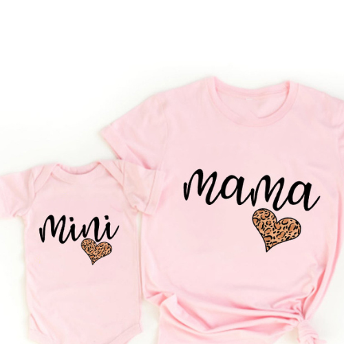 Mama & Dochter Matching Set – Shirt & Romper Outfit | Regenboog Print