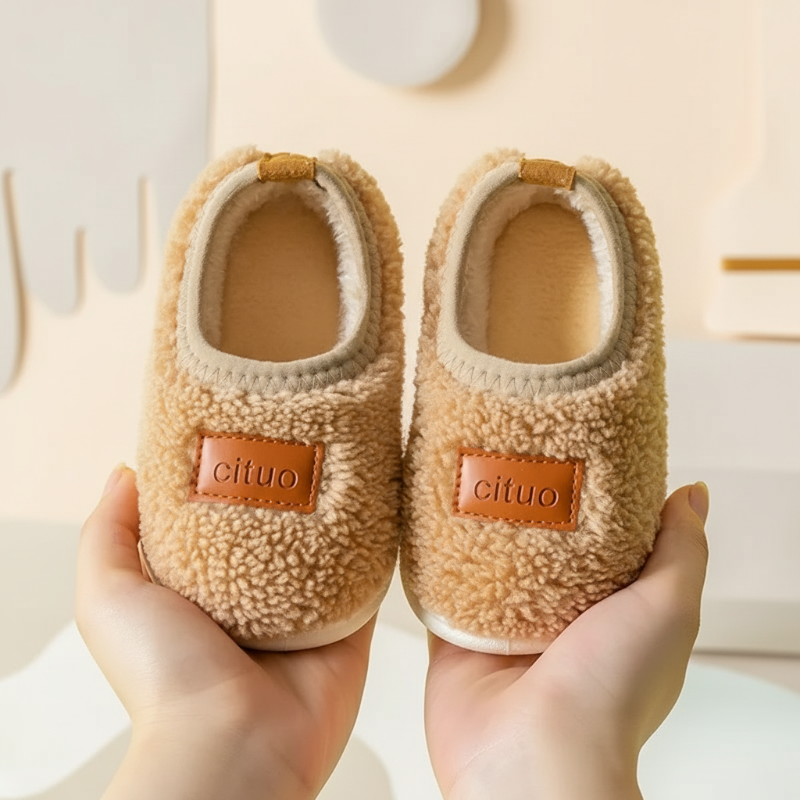 SnugSteps CozyPaws Kinderpantoffels – Warme Antislip Sloffen voor Veilig Binnenlopen