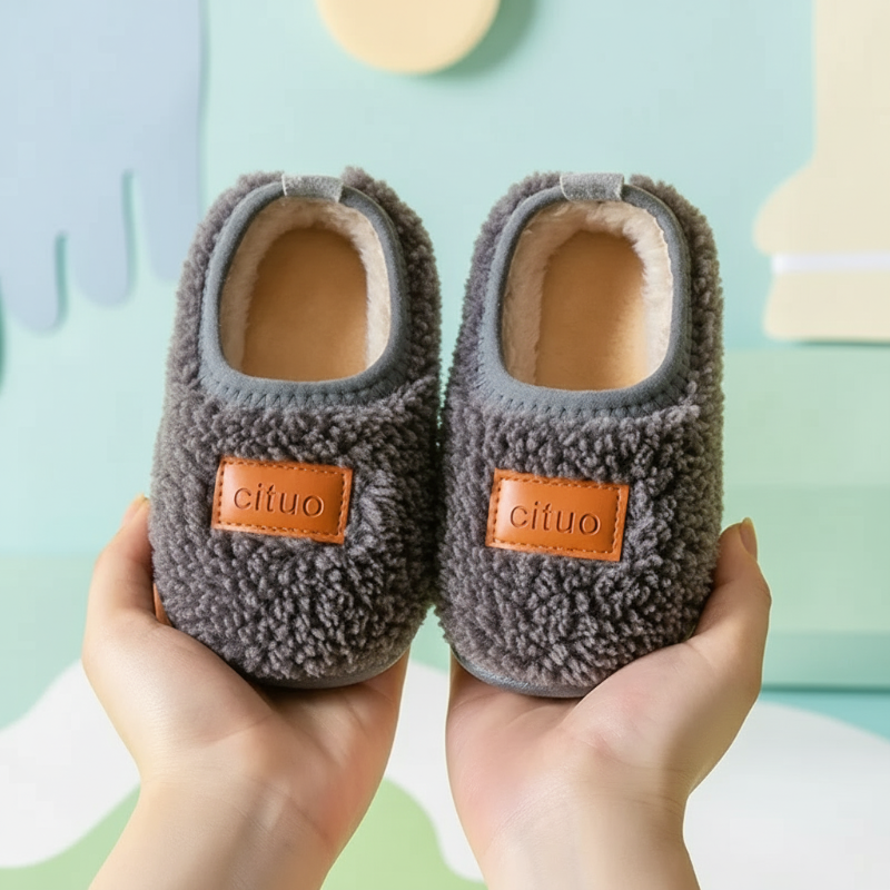 SnugSteps CozyPaws Kinderpantoffels – Warme Antislip Sloffen voor Veilig Binnenlopen