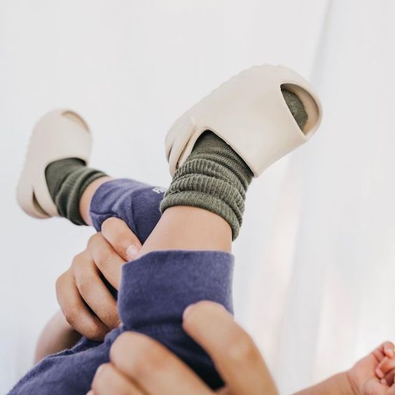 SunnyStep Kinder Sandaal Slippers – Comfortabele en Verstelbare Slippers voor Buitenavonturen