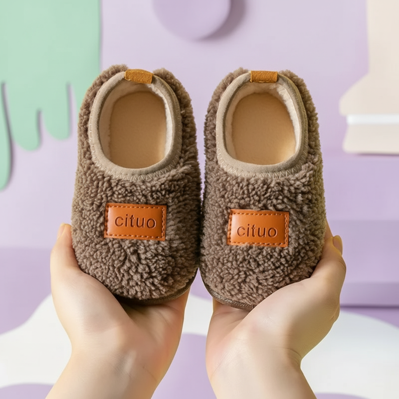 SnugSteps CozyPaws Kinderpantoffels – Warme Antislip Sloffen voor Veilig Binnenlopen