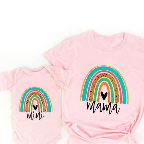 Mama & Dochter Matching Set – Shirt & Romper Outfit | Regenboog Print
