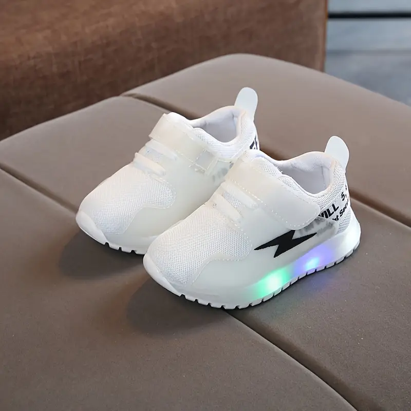 Comfi LED Kindersneakers – Anti-Slip, Comfortabel & Lichtgevende Zolen voor Veilig Spelen