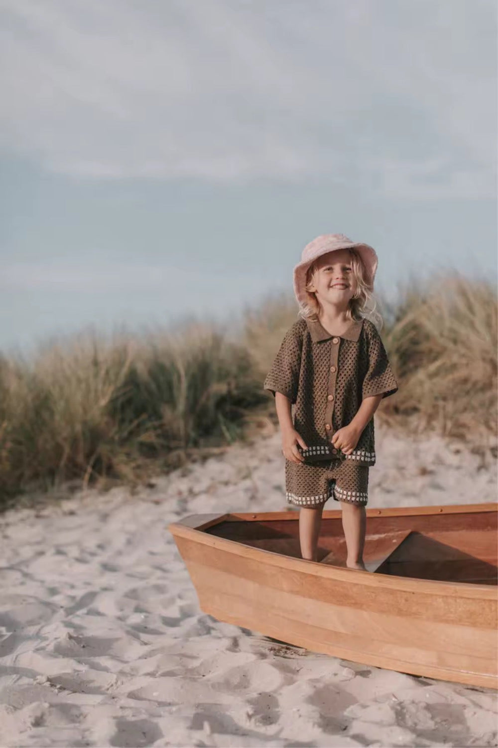 Gebreid Babysetje Katoen 0–3 Jaar – Unisex Zomeroutfit in Bruin | Ademend & Comfortabel
