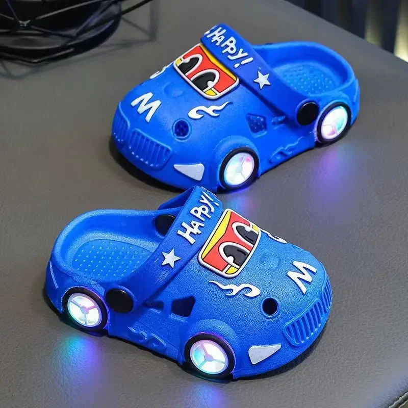 LED Oplichtende Kinderschoenen – Auto-design Slippers met Licht bij Elke Stap