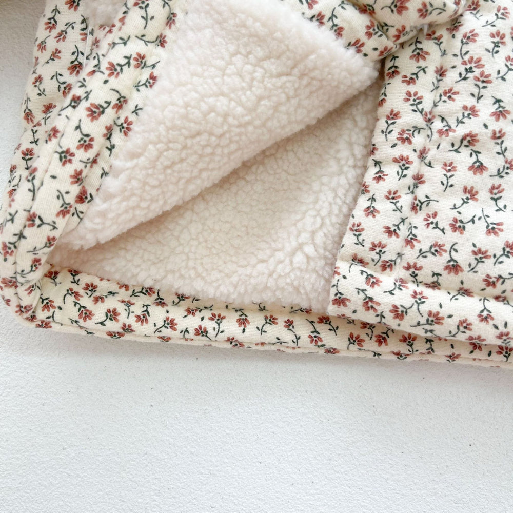 FloralFleece Meisjes Winterjas met Kanten Kraag | Warme Babyjas 6m–3jr | Gebloemde Teddyjas voor Meisjes