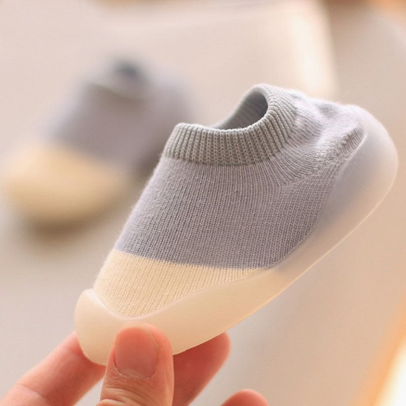 CozySteps Peuterschoenen – Zachte, Anti-Slip Schoentjes voor Kinderen 0-4 Jaar – Comfortabel, Warm en Veilig voor Binnen & Buiten