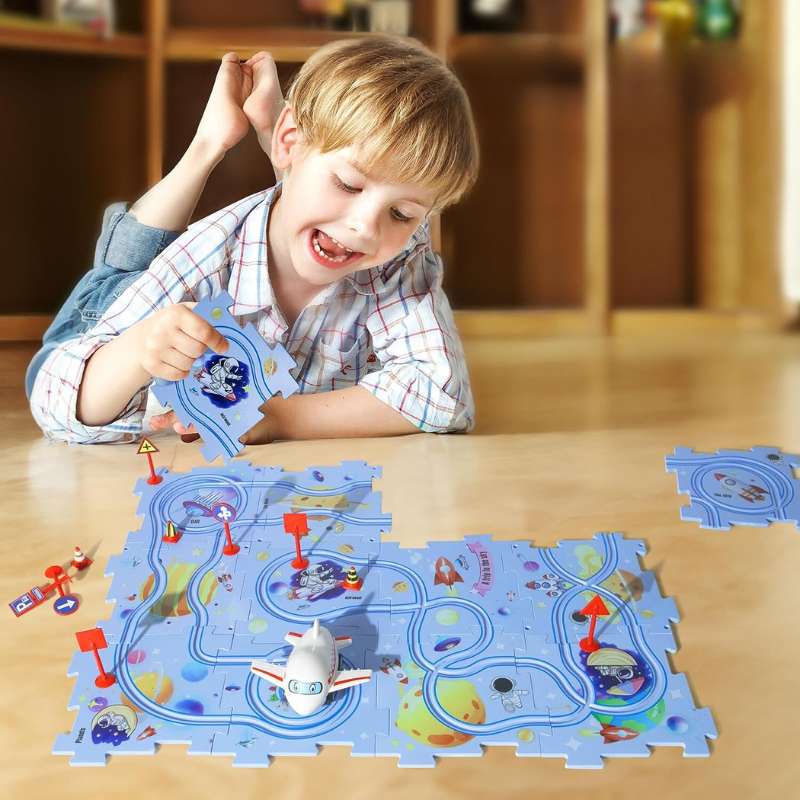 TrackForge Racebaan Set voor Kinderen – Aanpasbare Creatieve Race Track met Thema’s (3+)