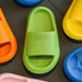 Badslippers voor kinderen met dikke EVA-zool – antislip golfprofiel, waterbestendig | pillow slides