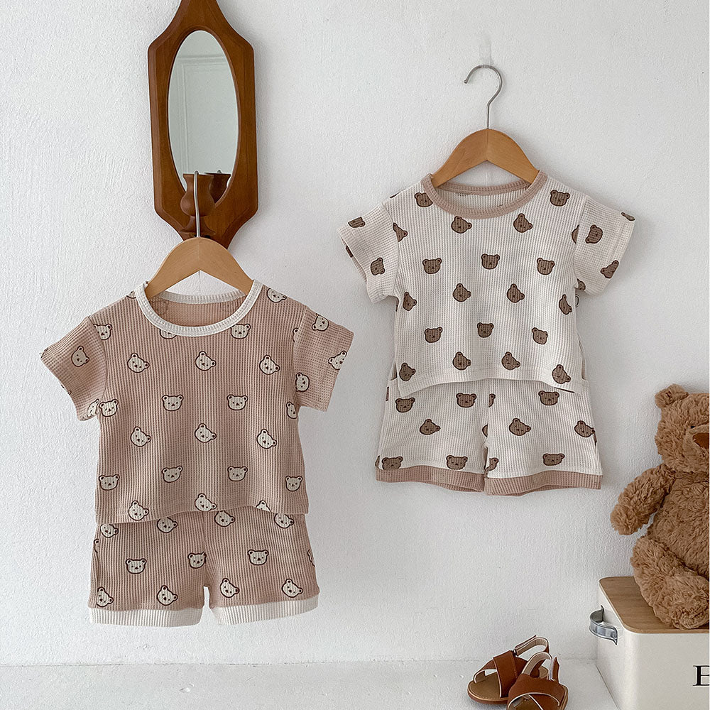 CozyCub Babyset van Ribstof – Uniseks Zomeroutfit met Berenprint | Beige & Bruin | 0-3 Jaar