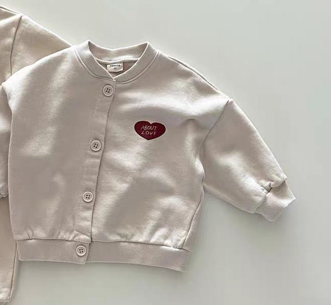 Babyvestje met Hartje – Zachte Cardigan met Knoopsluiting – Uniseks Kinderkleding (6m - 3jr)