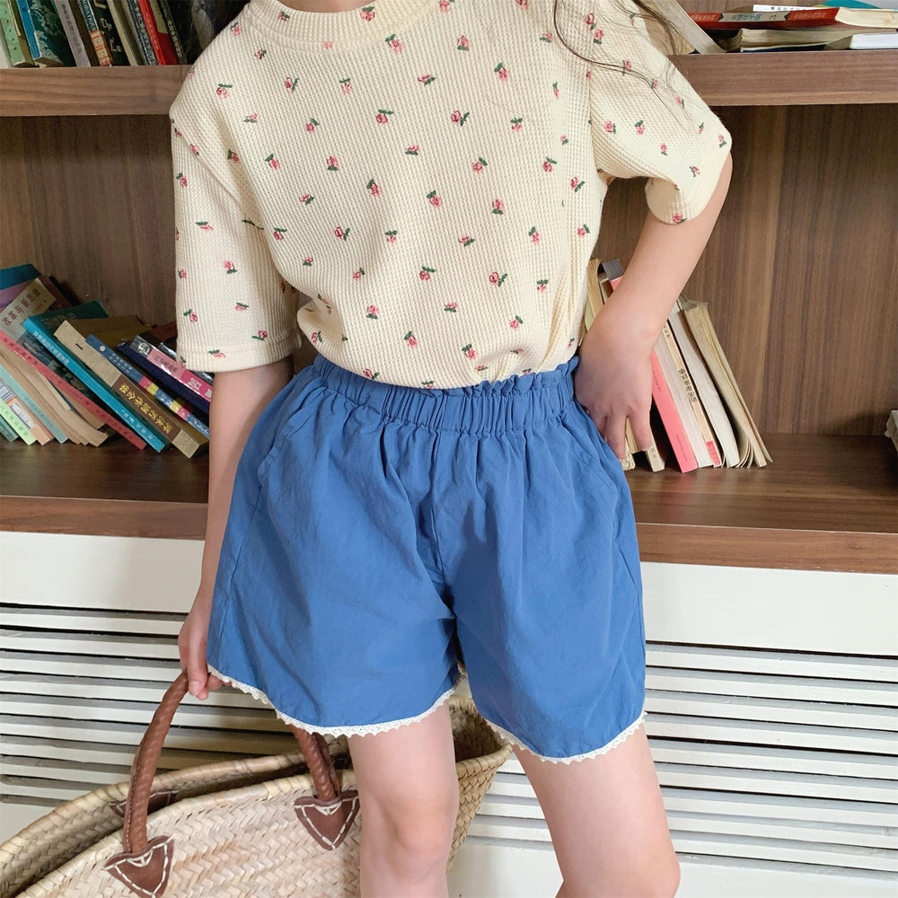 Oko & Lotta Liva Meisjes Short – Katoenen Zomerbroekje – Met Kanten Rand – Elastische Taille – 0-6 Jaar