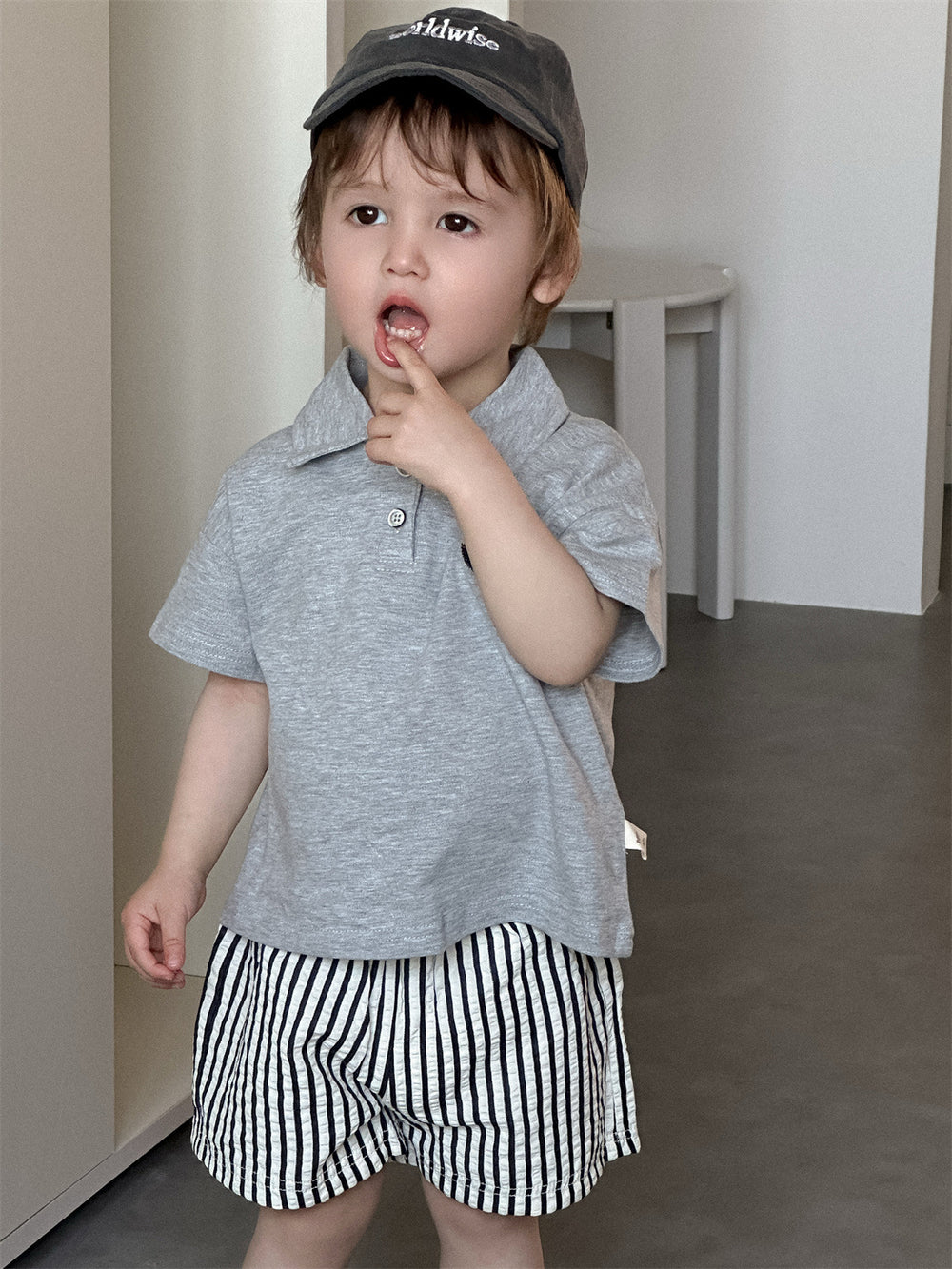 Nautino Polo & Stripe Shorts Set – Zomeroutfit Kind 0-3 Jaar – Grijs Poloshirt + Gestreepte Short – Comfortabel & Unisex