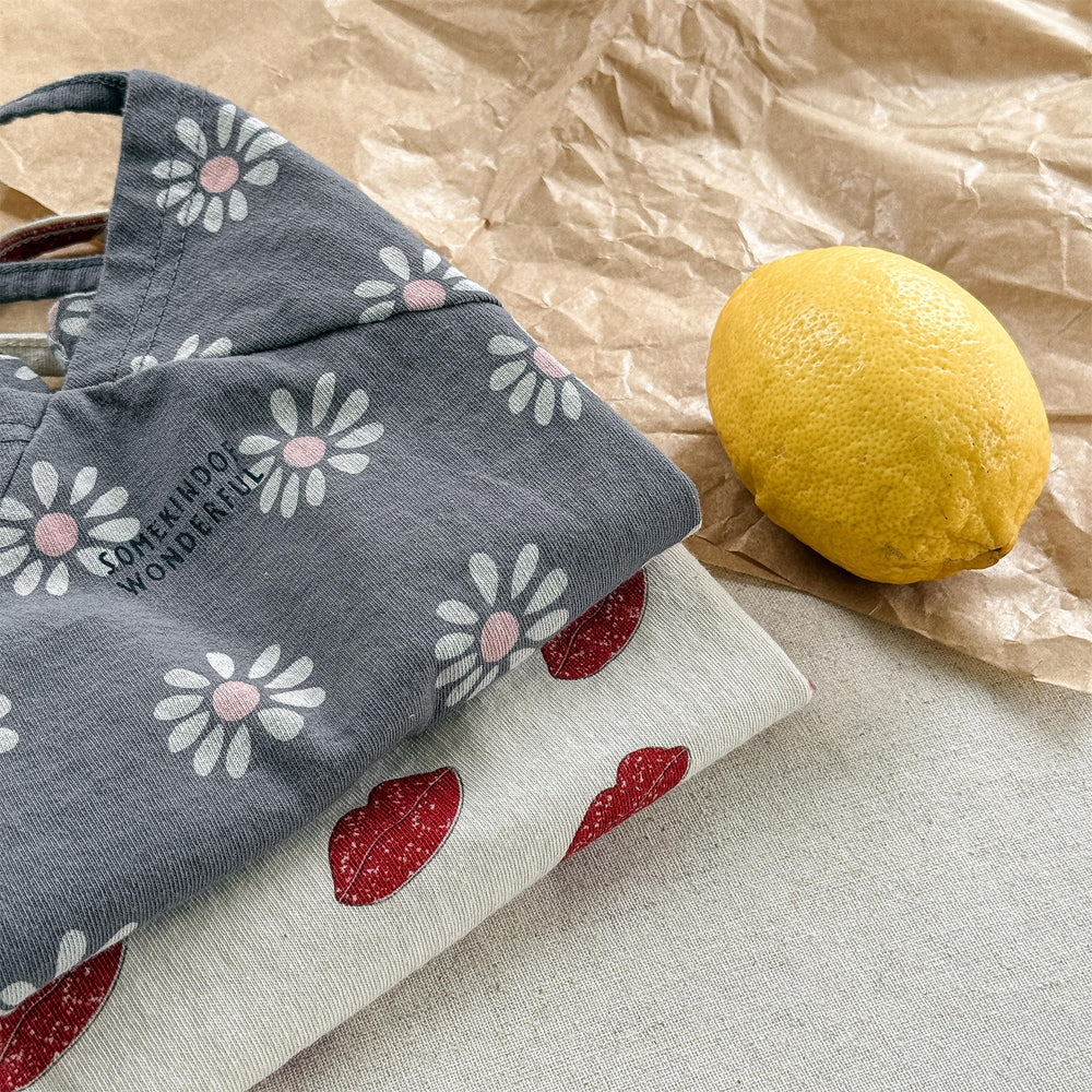 LumiLune Daisy Zomertop Meisje 0–6 Jaar | Bloemenprint Lippenprint Hemdje Katoen met Spaghetti Bandjes