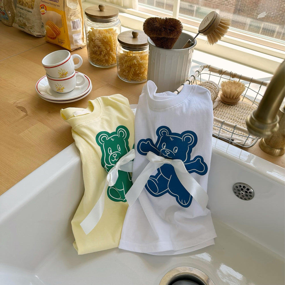 Lunoe Teddie Baby T-shirt – Teddybeer Print & Satijnen Strik | 100% Katoen – Maat 0–3 Jaar