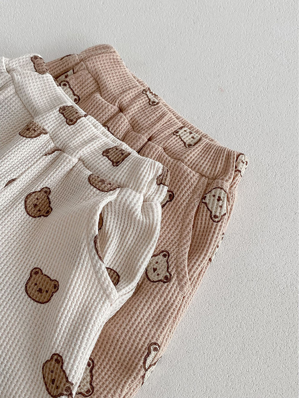 CozyCub Babyset van Ribstof – Uniseks Zomeroutfit met Berenprint | Beige & Bruin | 0-3 Jaar