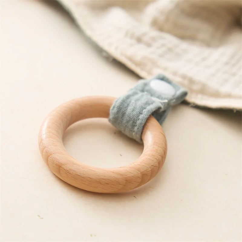 Knuffeldoekje voor Baby met Houten Bijtring en Rammelaar - 100% Katoen | Ideaal voor Doorkomende Tandjes & Comfort