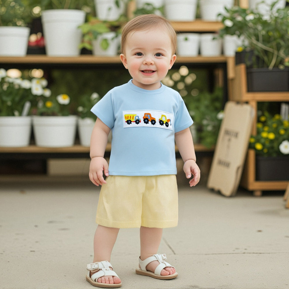 MiniMachines Zomerset Jongens | T-shirt met Bouwvoertuigen & Gestreepte Gele Short | Katoen & Polyester | 0–4 Jaar | Comfortabele Zomeroutfit