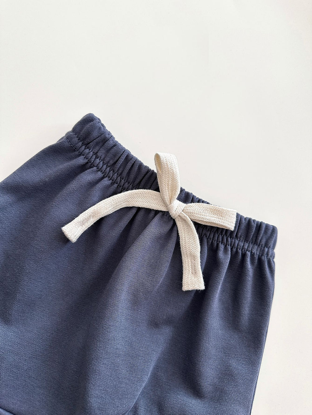 Zomer Kledingset T-shirt Perzik + Korte Broek Jogging - Little Pebble Set Unisex, Beige/Blauw, Katoen, Maat 0-3 Jaar