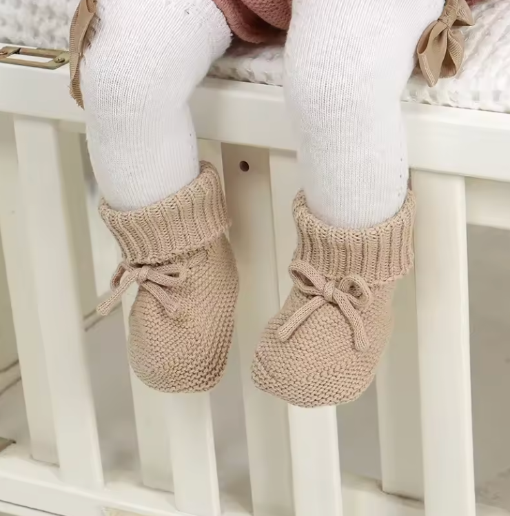 Gebreide Babyslofjes - LittleLoom Unisex, Beige/Wit/Roze/Groen, Maat 0-2 Jaar