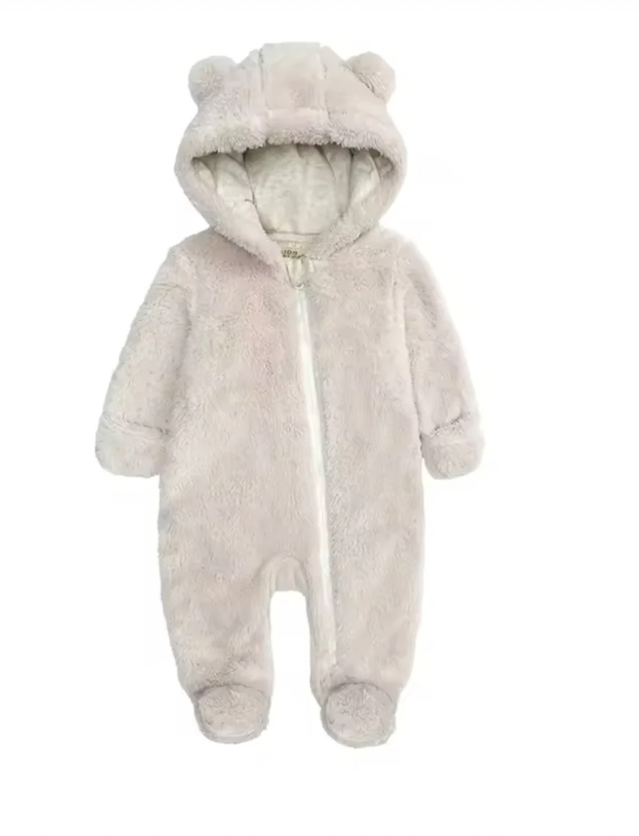 Warme Teddy Pramsuit Baby 0-1,5 Jaar – Bruin Winterpak met Capuchon & Oortjes | SnugNest