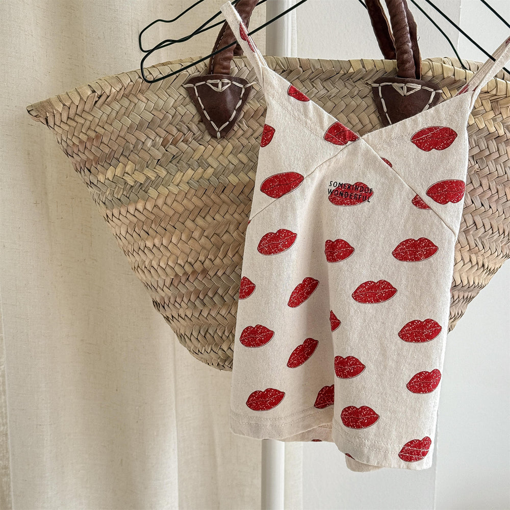 LumiLune Daisy Zomertop Meisje 0–6 Jaar | Bloemenprint Lippenprint Hemdje Katoen met Spaghetti Bandjes