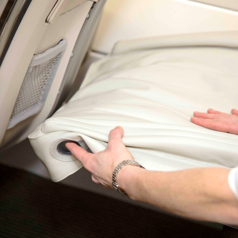 Kinder Reismatras – Opblaasbaar Luchtbed met Pomp | Comfortabel Slaapplekje voor Auto, Vliegtuig & Vakantie
