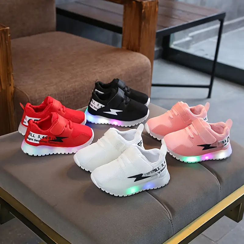 Comfi LED Kindersneakers – Anti-Slip, Comfortabel & Lichtgevende Zolen voor Veilig Spelen