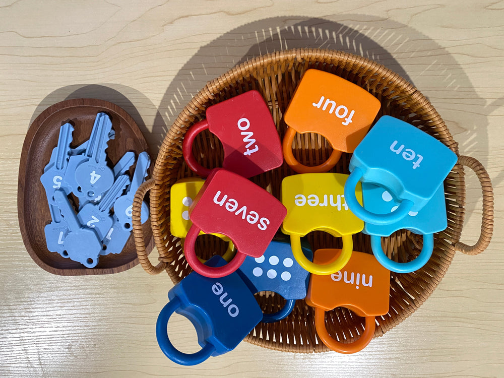 Educatief Slotenspel voor Peuters – Kleurrijke Sleutel & Slot Set voor Motoriek en Leren (3+)