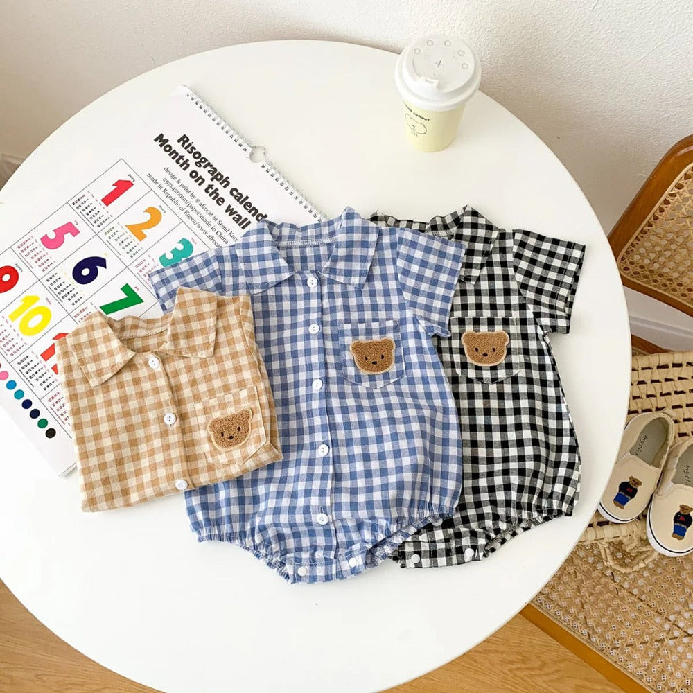 Geruite Baby Romper met Knopen en beer