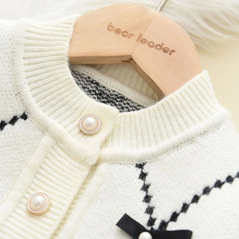 Gebreide Meisjes Set met Parels en Strikjes – Vest en Broek