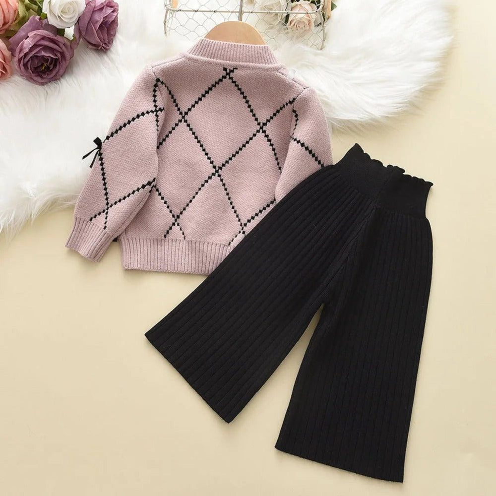Gebreide Meisjes Set met Parels en Strikjes – Vest en Broek