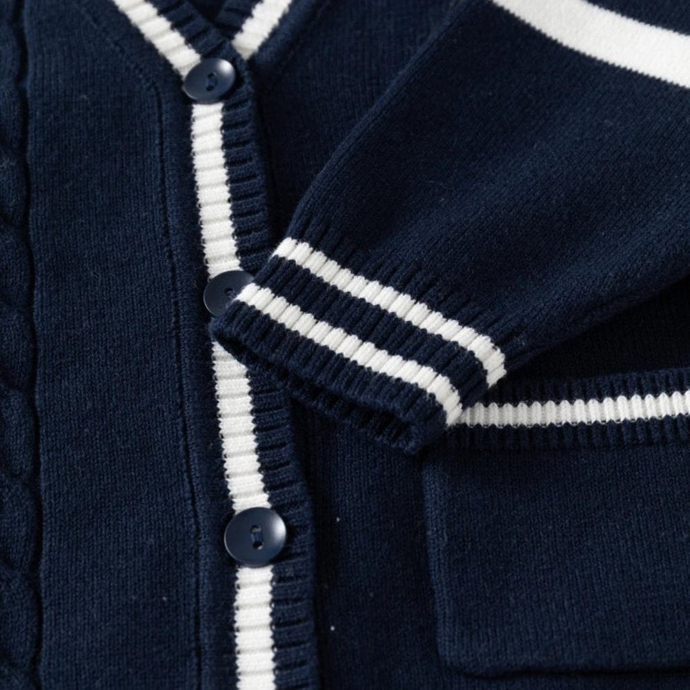 Little Charm Jongens Vest – Klassiek Gebreid Design