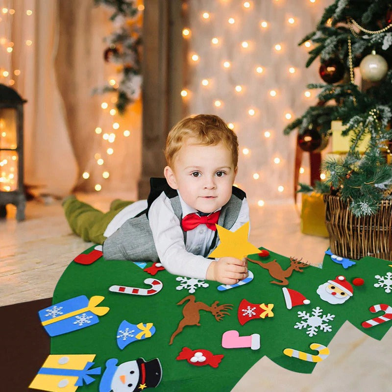 Vilten kerstboom voor kinderen met klittenbandfiguren – ophanglus, opvouwbaar | kerstspeelgoed
