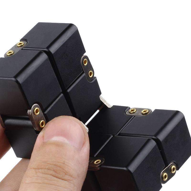 Metalen Infinity Cube – Premium Anti-Stress Speelgoed voor Focus en Ontspanning